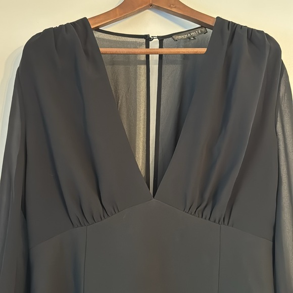 Dynamite Long Sleeve Deep V-neck Dress Size Large - Picture 2 of 10